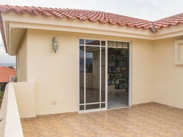 Casa de Venta en Urbanización Manta 2000, Manta, Manabí, Ecuador