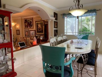 Casa de Venta en Urbanización Manta 2000, Manta, Manabí, Ecuador