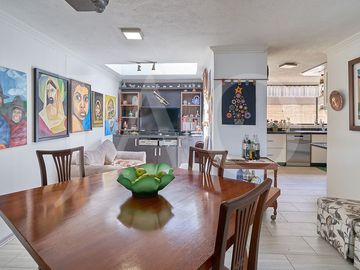 Oportunidad de Venta Casa Familiar de 4 Dormitorios – Sector San Juan, Cumbayá