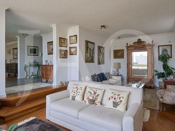 Oportunidad de Venta Casa Familiar de 4 Dormitorios – Sector San Juan, Cumbayá