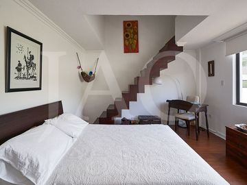 Oportunidad de Venta Casa Familiar de 4 Dormitorios – Sector San Juan, Cumbayá