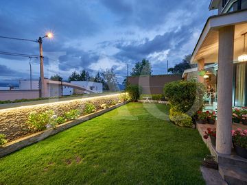 Oportunidad de Venta Casa Familiar de 4 Dormitorios – Sector San Juan, Cumbayá
