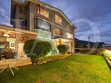 Oportunidad de Venta Casa Familiar de 4 Dormitorios – Sector San Juan, Cumbayá