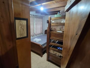 Hermosa finca de 10 Has en Nanegalito con casa de 200 m2 y río cristalino.