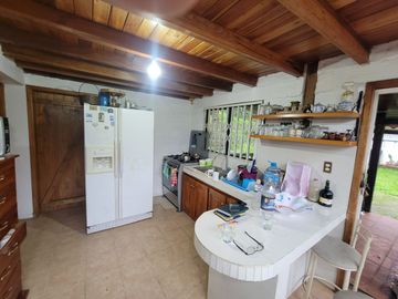 Hermosa finca de 10 Has en Nanegalito con casa de 200 m2 y río cristalino.