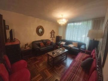 VENDO HERMOSA CASA 3 PLANTAS FRENTE A PARQUE SAN MIGUEL