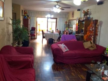 VENDO HERMOSA CASA 3 PLANTAS FRENTE A PARQUE SAN MIGUEL