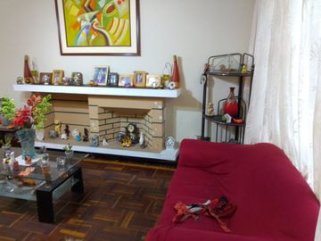 VENDO HERMOSA CASA 3 PLANTAS FRENTE A PARQUE SAN MIGUEL