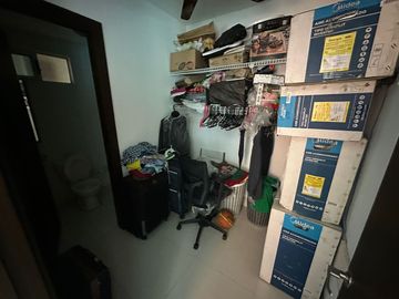Apartamento de 3 habitaciónes con baño! Cerca Villa Country.  Pisos de marmol. Edificio con Piscina