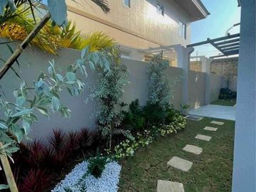 Brand New House For Sale in SOuth Forbes Villas 5mins Away from Calax and Ayala Malls Nuvali