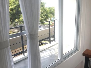 Brand New House For Sale in SOuth Forbes Villas 5mins Away from Calax and Ayala Malls Nuvali