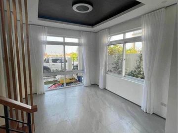 Brand New House For Sale in SOuth Forbes Villas 5mins Away from Calax and Ayala Malls Nuvali