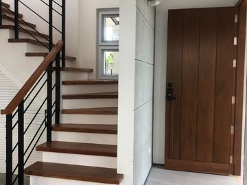 Brand New House For Sale in SOuth Forbes Villas 5mins Away from Calax and Ayala Malls Nuvali
