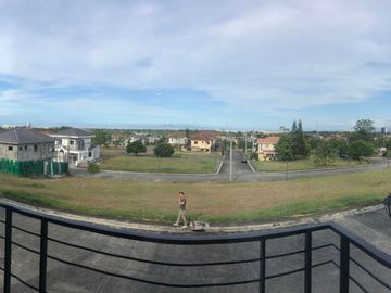 Brand New House For Sale in SOuth Forbes Villas 5mins Away from Calax and Ayala Malls Nuvali
