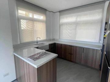 Brand New House For Sale in SOuth Forbes Villas 5mins Away from Calax and Ayala Malls Nuvali
