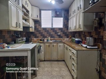 VENTA DE LINDO Y ESPACIOSO DEPARTAMENTO  EN EDIFICIO SAN SEBASTIAN CENTRO SUR