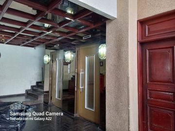 VENTA DE LINDO Y ESPACIOSO DEPARTAMENTO  EN EDIFICIO SAN SEBASTIAN CENTRO SUR
