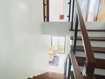 4 𝐁𝐄𝐃𝐑𝐎𝐎𝐌𝐒 SEMI-𝐅𝐔𝐑𝐍𝐈𝐒𝐇𝐄𝐃 𝐇𝐎𝐔𝐒𝐄 𝐅𝐎𝐑 𝐒𝐀𝐋𝐄 𝐈𝐍 DAU, MABALACAT 𝐂𝐈𝐓𝐘, 𝐏𝐀𝐌𝐏𝐀𝐍𝐆𝐀