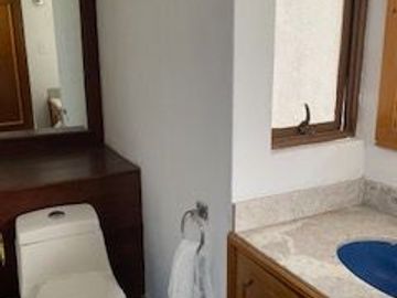CASA EN VENTA EN PUEBLA, PUE, COLONIA PRADOS AGUA AZUL, IDEAL PARA OFICINAS, CONSULTORIOS, PRECIO DE OPORTUNIDAD