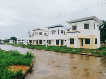 2 Storey with Balcony Bacolod house and lot only 32k per month