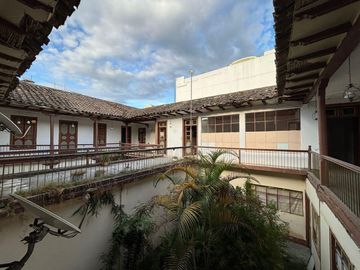 Propiedad central en venta en Loja
