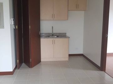 rent to own condo in studio makati pio del pillar buendia