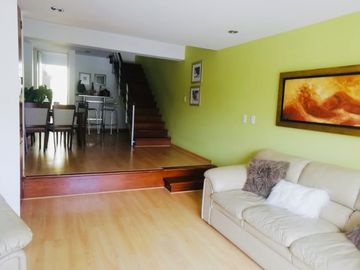 Lindo duplex frente a parque, hermosa vista.