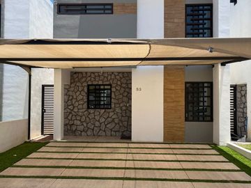 Se renta casa amueblada en Jardín Real Residencial