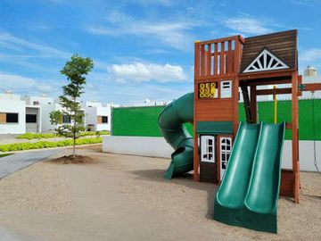 Se renta casa amueblada en Jardín Real Residencial