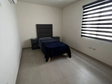 Se renta casa amueblada en Jardín Real Residencial