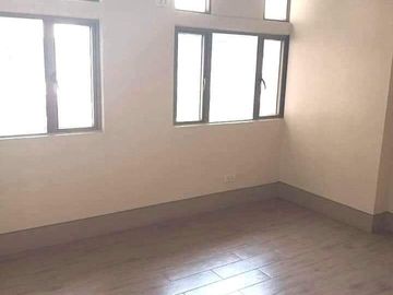 METRO MANILA High End Condo Modern Minimialist Condo near Hotel Mall Resturants and Airport Hospital School Office  HIGH END BUT AFFORDABLE CONDO IN S