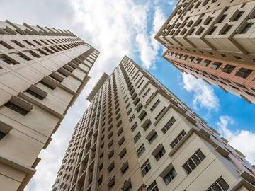 METRO MANILA High End Condo Modern Minimialist Condo near Hotel Mall Resturants and Airport Hospital School Office  HIGH END BUT AFFORDABLE CONDO IN S