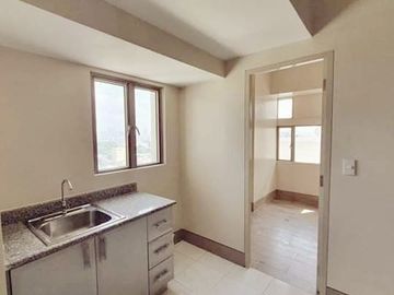 METRO MANILA High End Condo Modern Minimialist Condo near Hotel Mall Resturants and Airport Hospital School Office  HIGH END BUT AFFORDABLE CONDO IN S