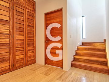 Casa en Venta en Cancun en Cancun Country Club Frente al Lago con Rooftop