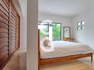 Casa en Venta en Cancun en Cancun Country Club Frente al Lago con Rooftop