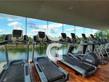 Casa en Venta en Cancun en Cancun Country Club Frente al Lago con Rooftop