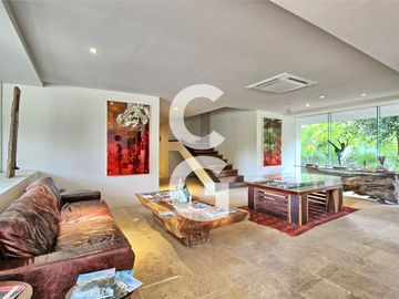 Casa en Venta en Cancun en Cancun Country Club Frente al Lago con Rooftop