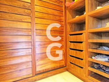 Casa en Venta en Cancun en Cancun Country Club Frente al Lago con Rooftop