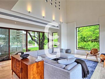 Casa en Venta en Cancun en Cancun Country Club Frente al Lago con Rooftop