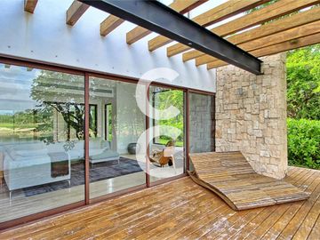 Casa en Venta en Cancun en Cancun Country Club Frente al Lago con Rooftop