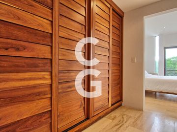 Casa en Venta en Cancun en Cancun Country Club Frente al Lago con Rooftop