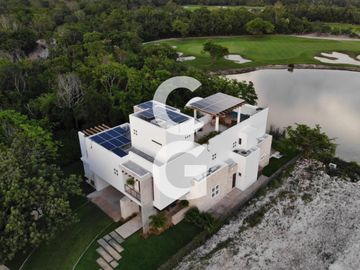 Casa en Venta en Cancun en Cancun Country Club Frente al Lago con Rooftop