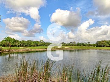 Casa en Venta en Cancun en Cancun Country Club Frente al Lago con Rooftop