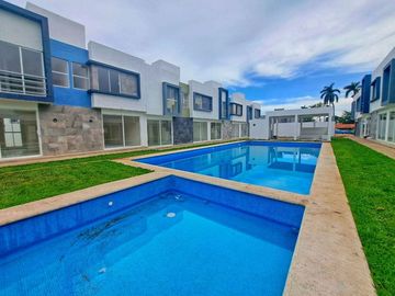 Casa con alberca con 2 recamaras en condominio en Emiliano Zapata