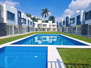 Casa con alberca con 2 recamaras en condominio en Emiliano Zapata
