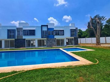 Casa con alberca con 2 recamaras en condominio en Emiliano Zapata
