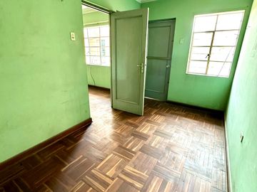 Venta de Casa en san isidro, frente al parque en avenida principal