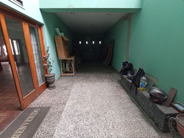 Venta de Casa en san isidro, frente al parque en avenida principal