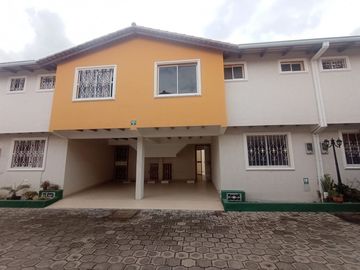 VENDO CASA 2 PISOS 3 DORMITORIOS, EN ALANGASI, CONJUNTO PRIVADO, AMPLIA, ACOGEDORA