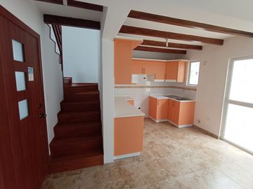 VENDO CASA 2 PISOS 3 DORMITORIOS, EN ALANGASI, CONJUNTO PRIVADO, AMPLIA, ACOGEDORA